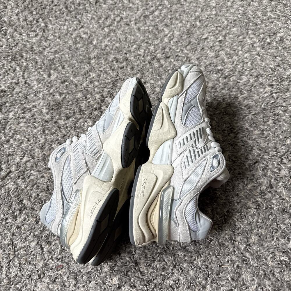 New Balance White Light Gray Chunky Sneakers - Picture 5 of 8